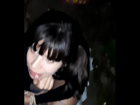❤️ रस्त्यावर कँडीच्या बदल्यात लिंग सुजले ❌ लिंग
